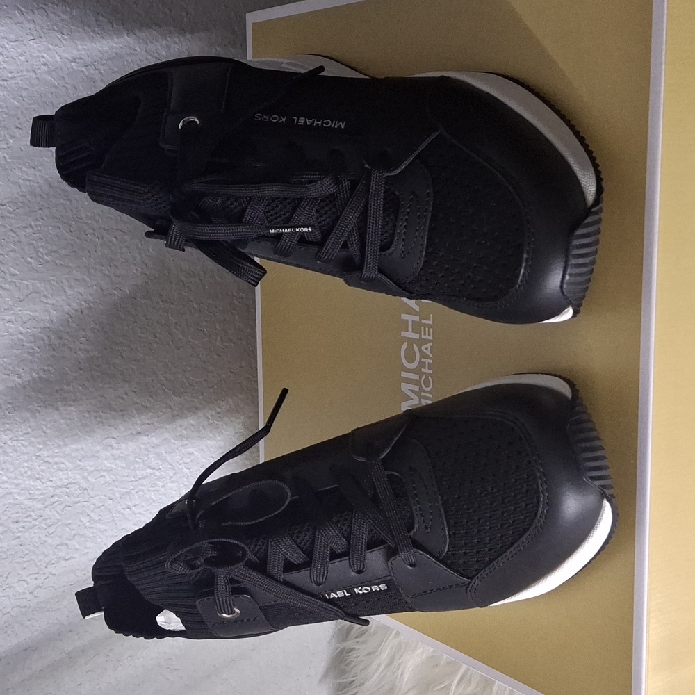 Michael Kors Georgie Knit Lace-up Trainer, Color Black, Size 8